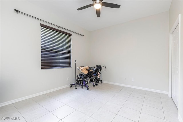 empty room featuring ceiling fan