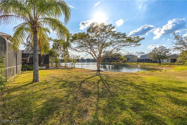 view of yard featuring a water view