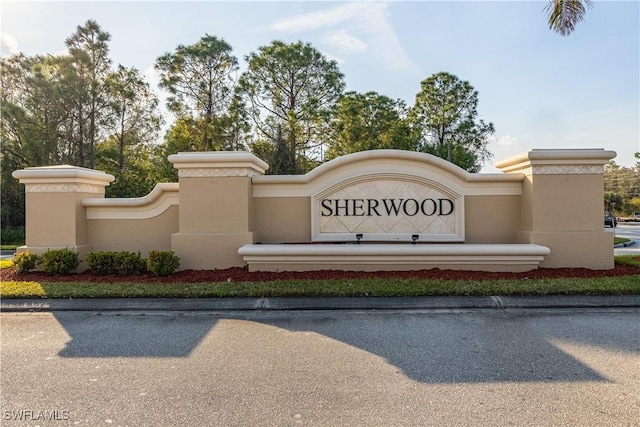 view of community / neighborhood sign