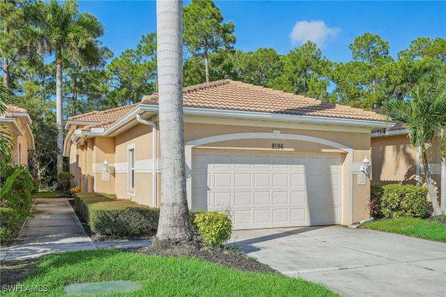 view of front facade with a garage