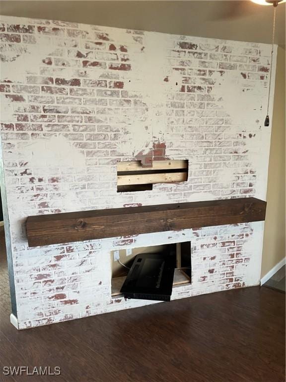 interior details with hardwood / wood-style flooring