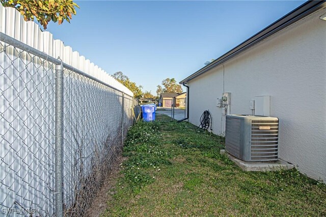 view of yard featuring cooling unit