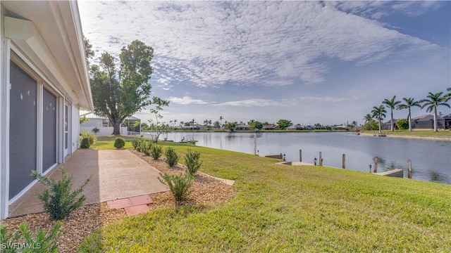 view of yard featuring a water view