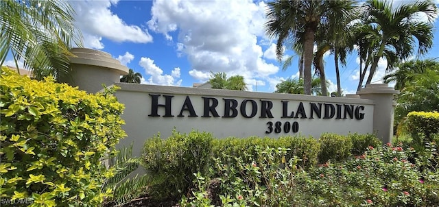 view of community / neighborhood sign