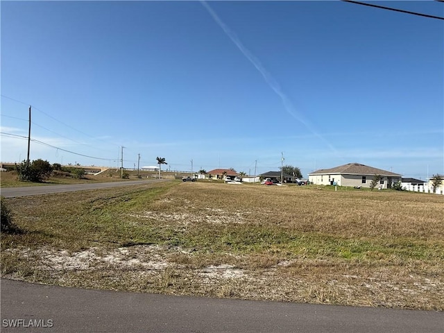 Listing photo 3 for 1424 NW 31st Ave, Cape Coral FL 33993