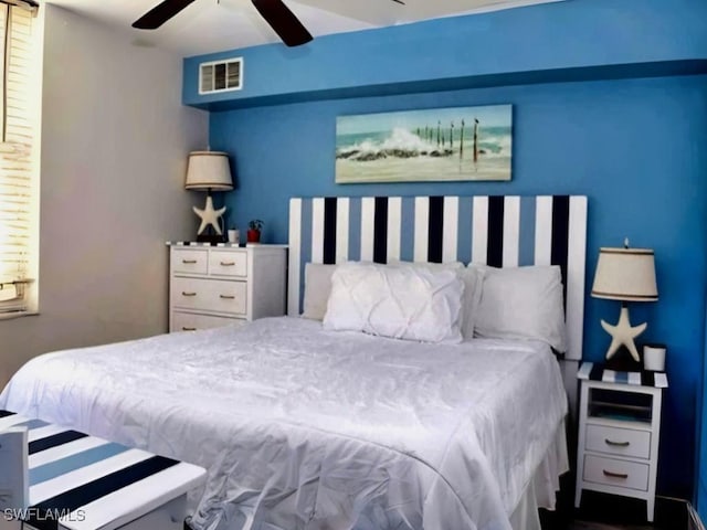 bedroom featuring ceiling fan