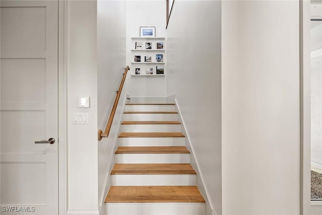 661 6th Ave N, Naples, FL 34102 - view of stairs