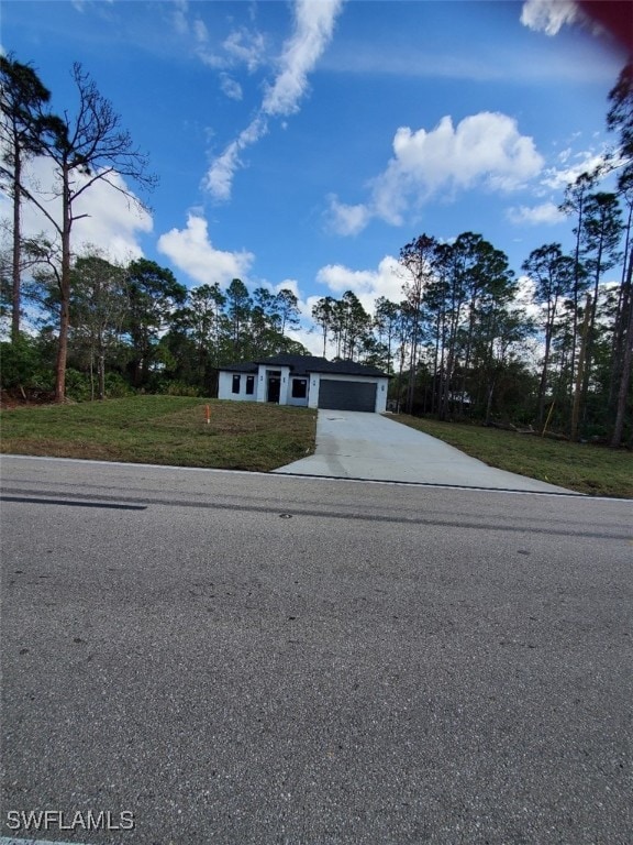 view of front of house with a front yard