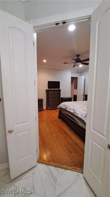 bedroom with ceiling fan