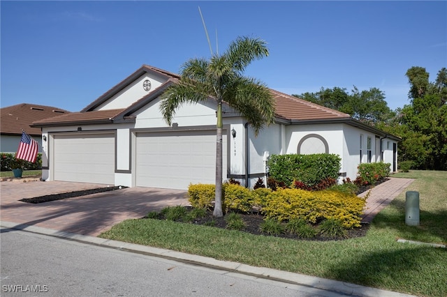 view of front of house featuring a garage