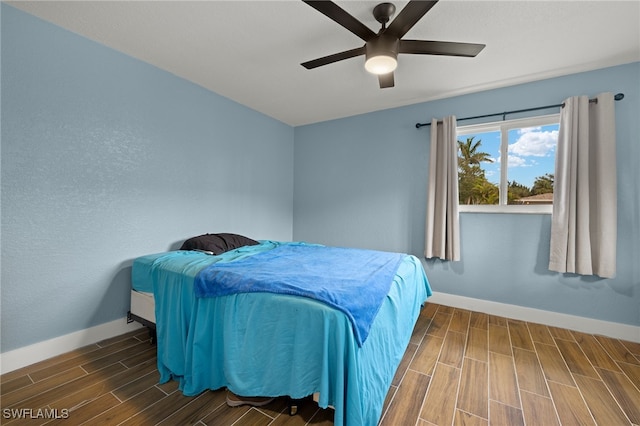 bedroom featuring ceiling fan