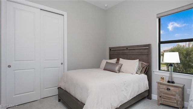 bedroom featuring a closet