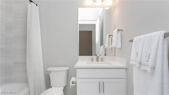 full bathroom featuring shower / bathtub combination with curtain, toilet, and vanity