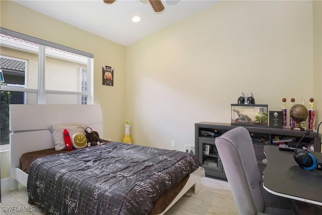 bedroom with ceiling fan