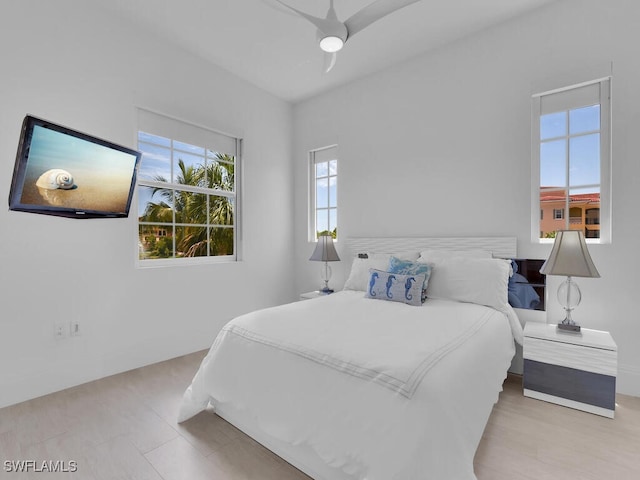 bedroom with ceiling fan