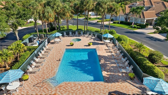 view of swimming pool