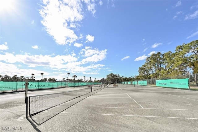 18 Bob O Link Ct Unit 18B, Naples, FL 34105 - view of tennis court