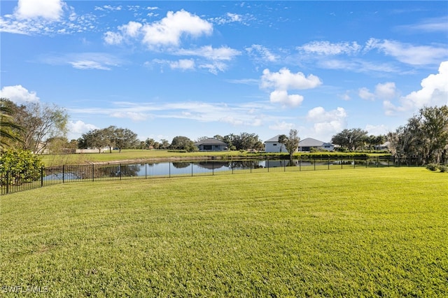 view of yard featuring a water view