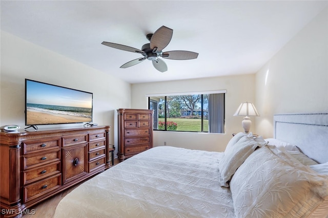 bedroom featuring ceiling fan