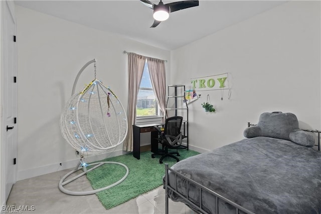 bedroom with ceiling fan