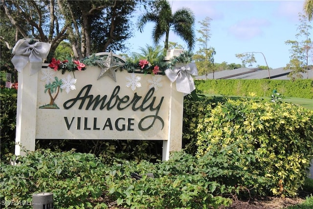 view of community / neighborhood sign