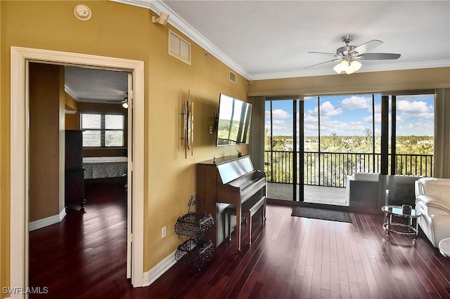 sunroom / solarium with ceiling fan