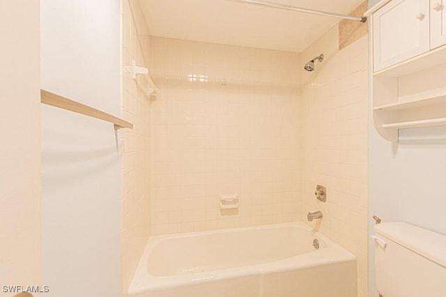 full bath featuring toilet and shower / bath combination