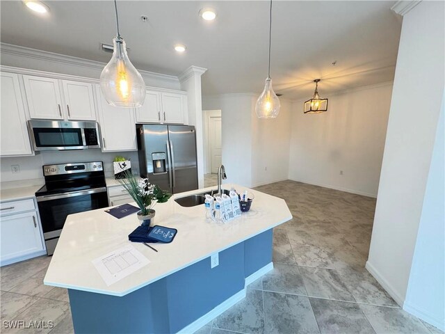 kitchen with sink, hanging light fixtures, stainless steel appliances, a kitchen island with sink, and white cabinets