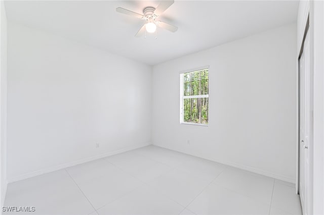 empty room with ceiling fan