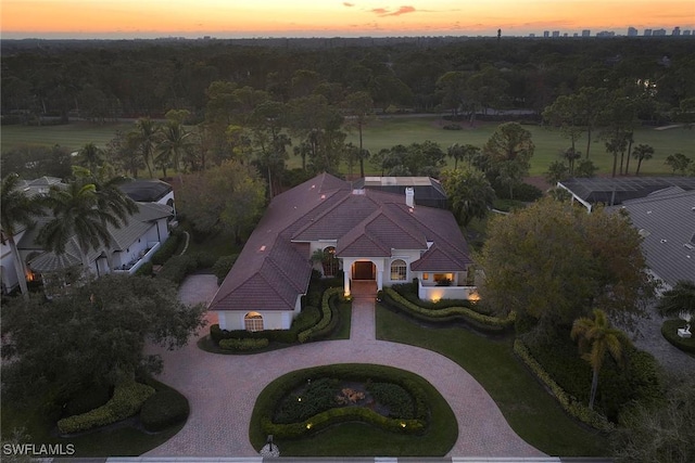 view of aerial view at dusk