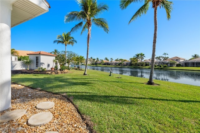 view of yard featuring a water view