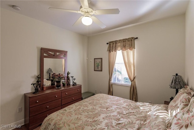 bedroom with ceiling fan