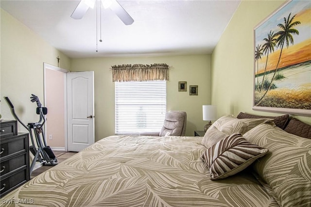 bedroom with ceiling fan