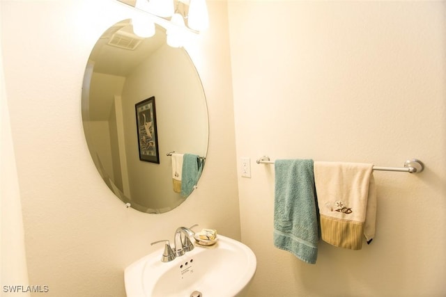 bathroom with sink