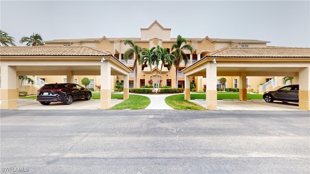 view of front facade featuring a carport