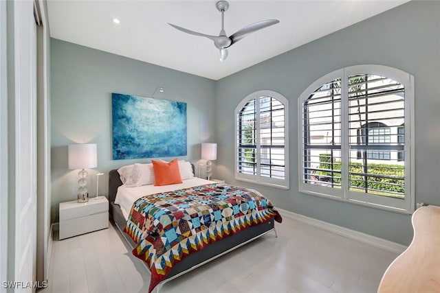 bedroom with ceiling fan