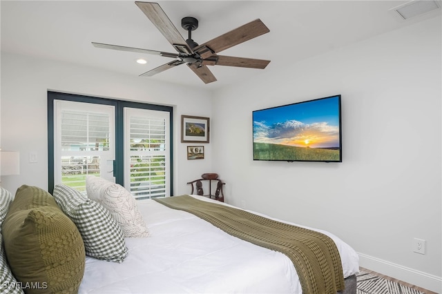 bedroom with ceiling fan