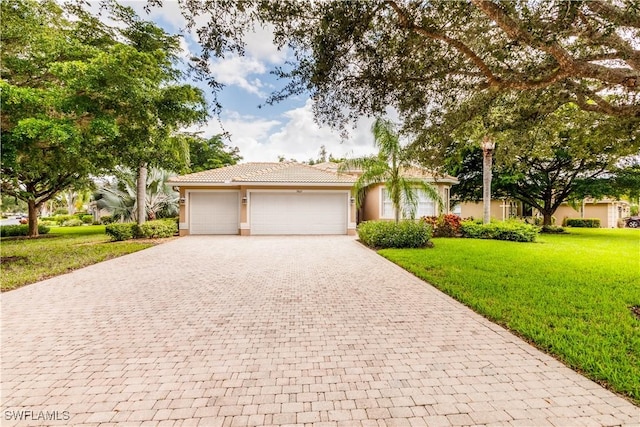 view of front of property with a front yard