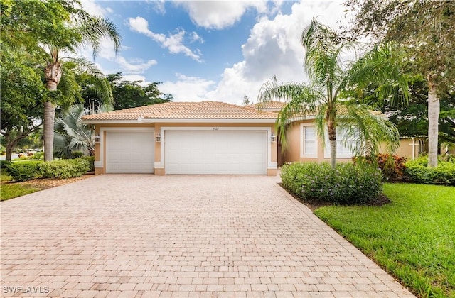 view of front of home featuring a garage