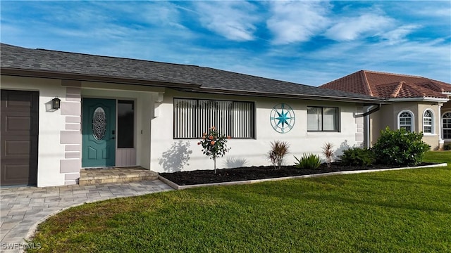 view of front of house featuring a front yard