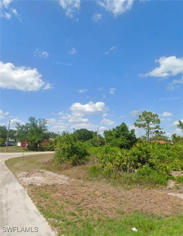 Listing photo 2 for 701 Dubarry Ave S, Lehigh Acres FL 33974