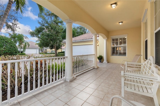 balcony featuring covered porch