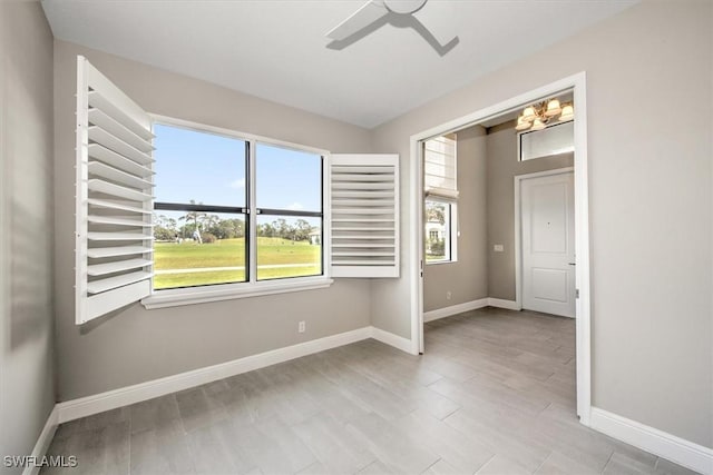 empty room with ceiling fan