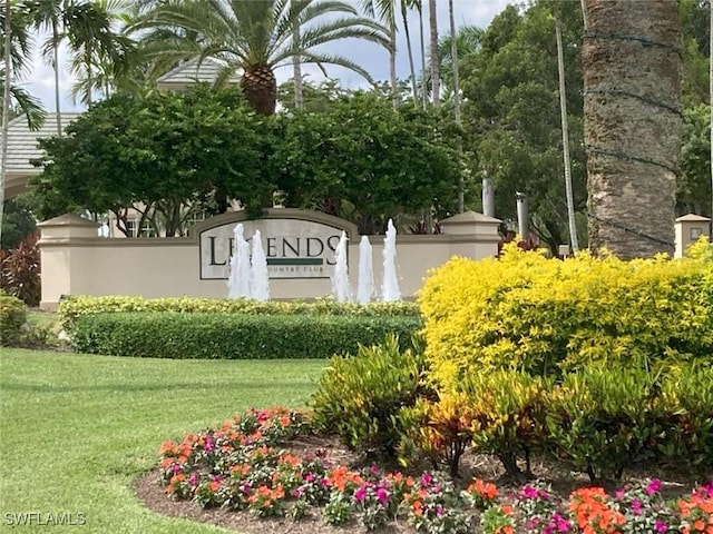 view of community / neighborhood sign