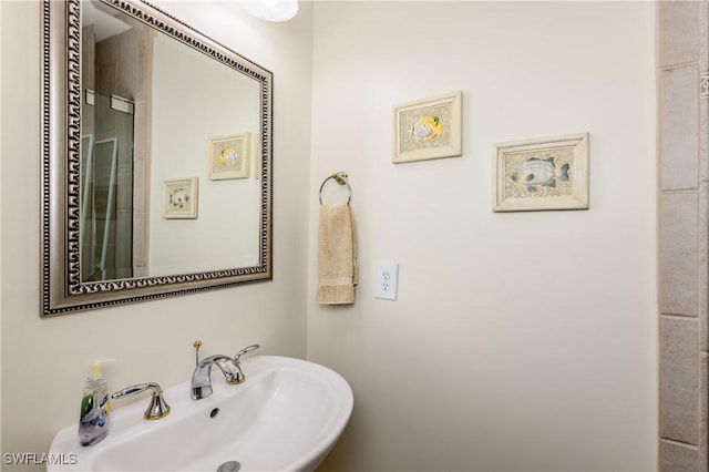 bathroom with sink