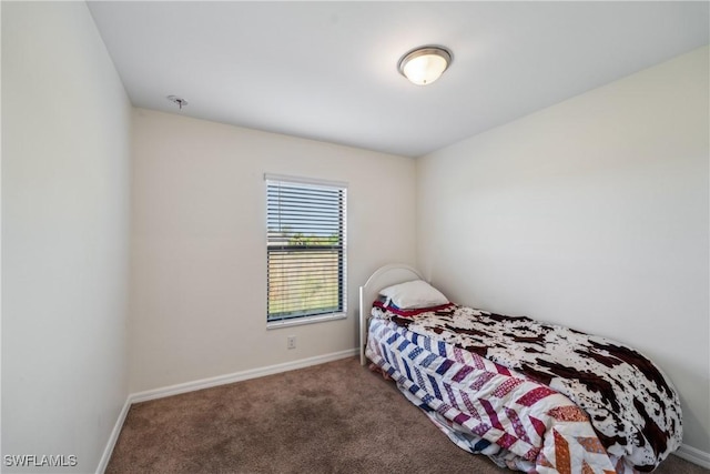 bedroom with carpet flooring