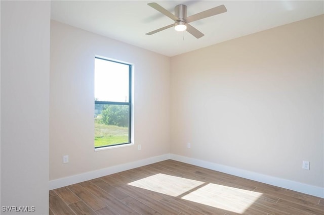 empty room with ceiling fan