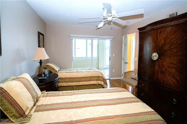 bedroom featuring ceiling fan