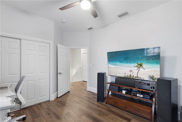 office area with wood-type flooring and ceiling fan