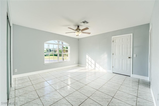 empty room with ceiling fan